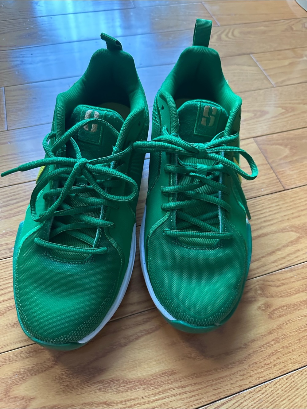 Nike youth Sneakers in Green with White Accents Sabrina Ionesco
